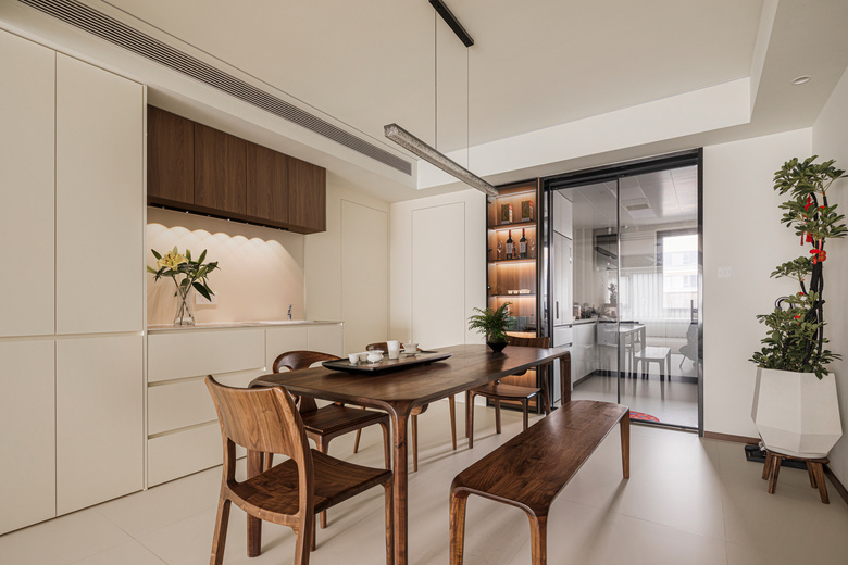 װ�޺�һ������ȫ���мҾߣ��Һ���ˡ���