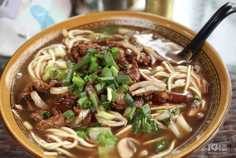 隱蔽在茶田里的面館,吃到一碗“神仙面”
