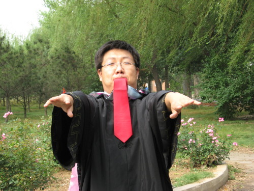 长的丑也不用出来吓人啊