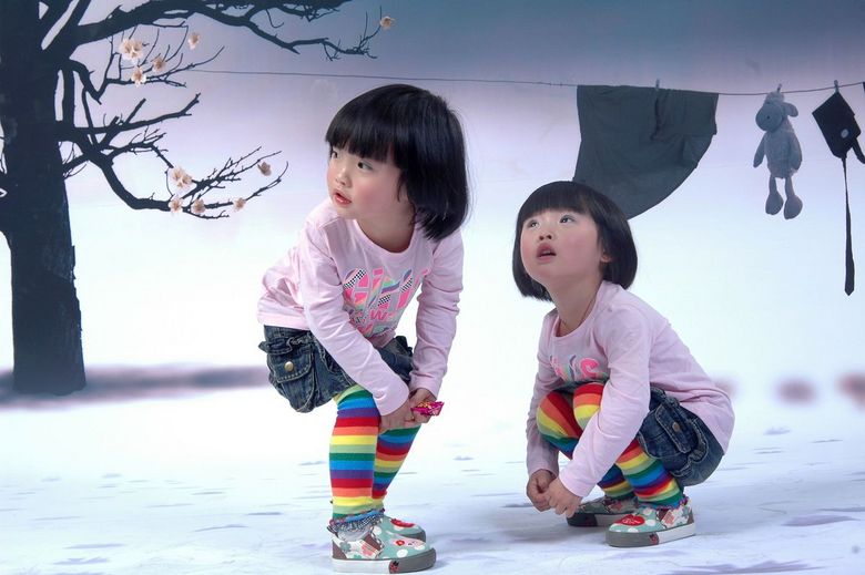 【超级宝贝计划-秀宝宝】春天,两朵惹眼的小花!