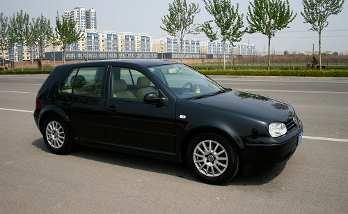 8手动豪华带天窗大众高尔夫(有图)