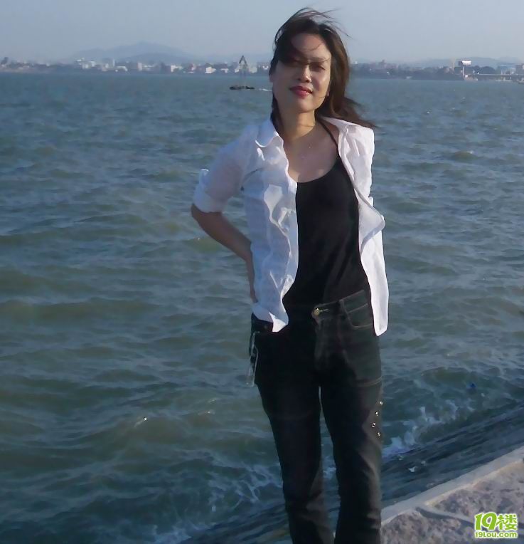 中年妇女发生活照,勇气可佳,走过路过,请捧个人气哦