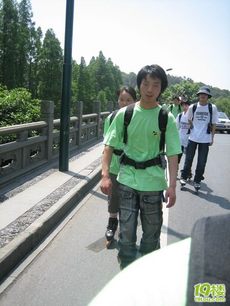 环湖刷街照片