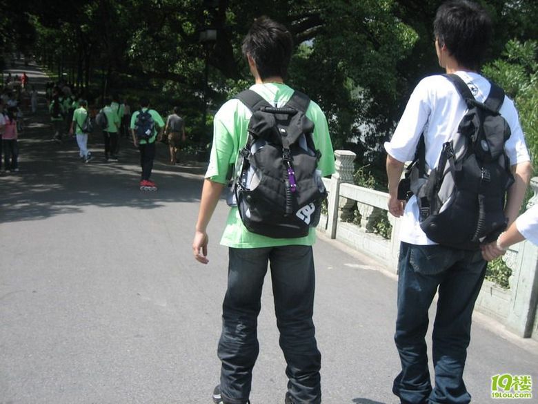 环湖刷街照片