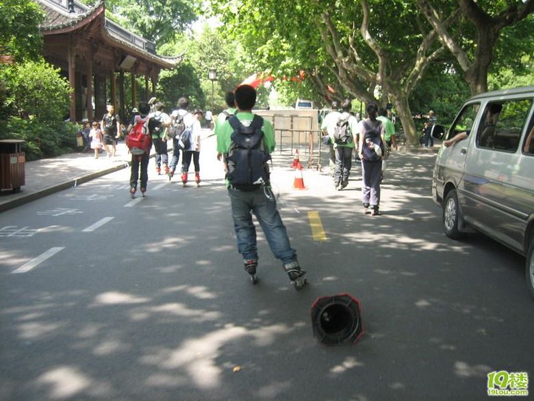 环湖刷街照片