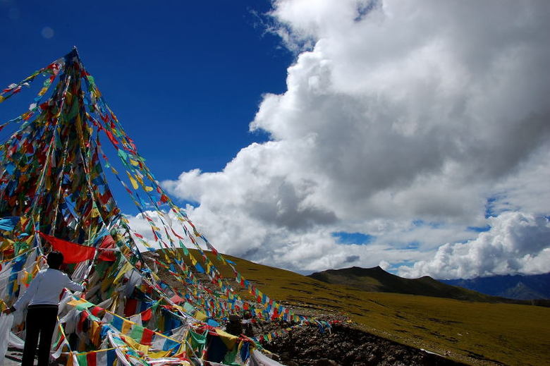  這是必經的甘巴拉山口,站在