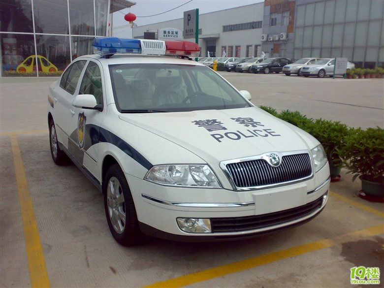 明锐警车!