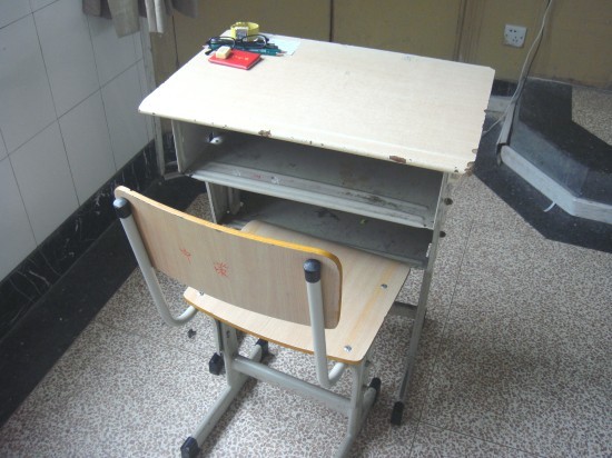 O(∩_∩)O一个人的高考考场,一个人的战场~~