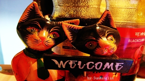 卖内裤的咖啡店又有新东东拉。上老板真人咯