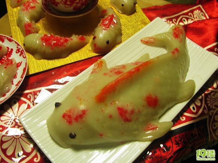 『LULU的新厨房』年菜系列·年夜饭不可缺少的点缀——鲤鱼年糕。