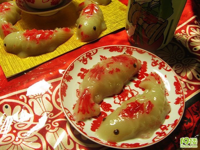 『LULU的新厨房』年菜系列·年夜饭不可缺少的点缀——鲤鱼年糕。