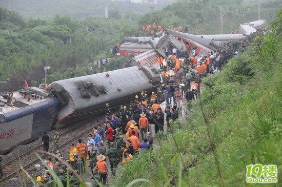 江西发生列车脱轨事故已致10人遇难