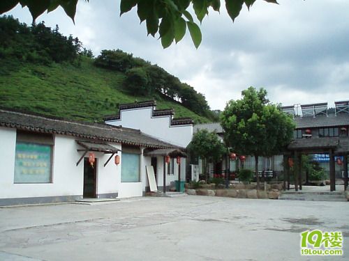 "游农家园,品农家菜,干农家活,享农家乐"--绍兴山娃子农庄