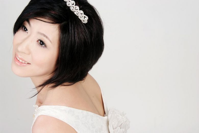 3月19日拍的结婚照和5月1日婚礼大片