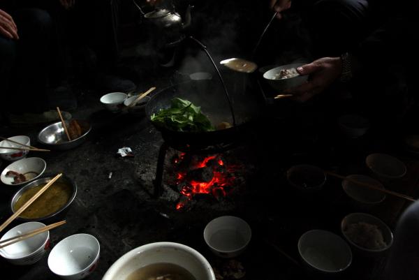瑶族春节围炉-从上午喝酒到傍晚-1.jpg