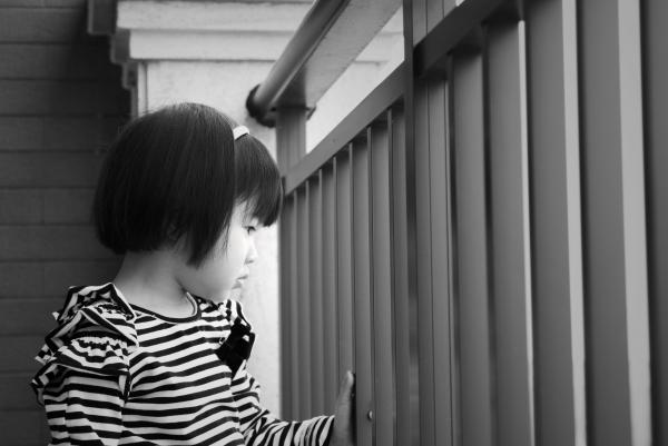 小小姑娘,清早起床