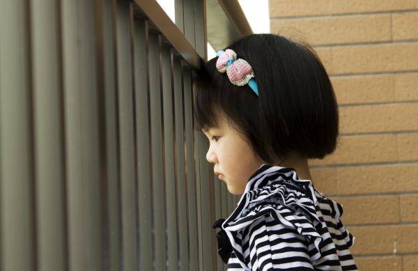 小小姑娘,清早起床