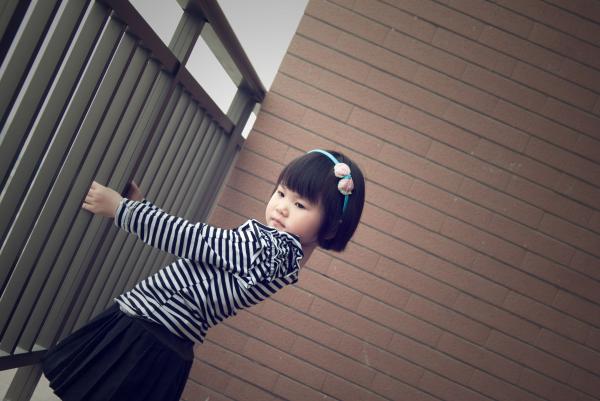 小小姑娘,清早起床