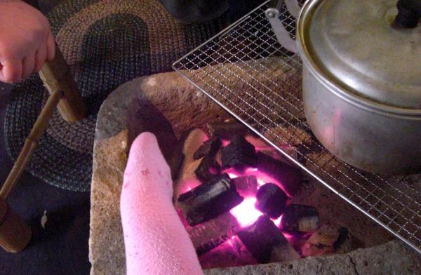 烤烤我湿雪的脚丫子