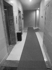 一跤滑倒 万家花城一位业主缝了十针