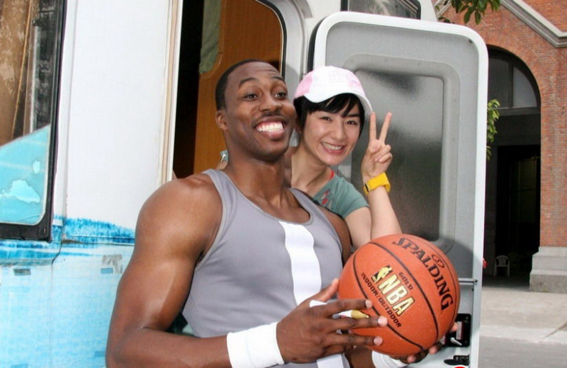 霍华德与黄奕助阵篮球电影《神奇》开机