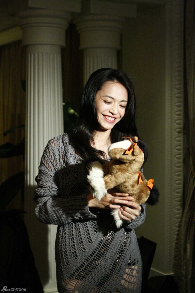 姚晨冷艳性感造型拍大片 狂野不羁诱惑刘烨(图