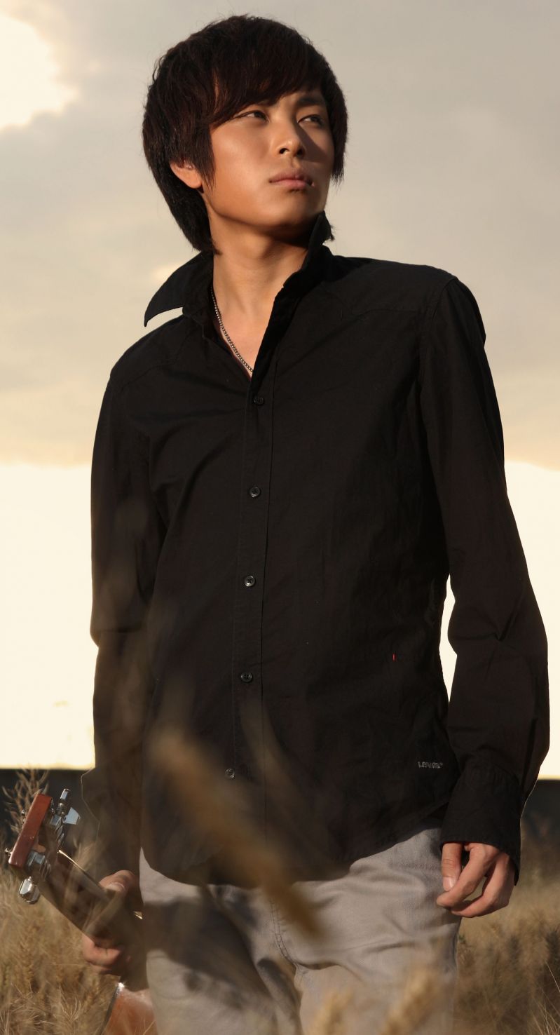 《爱情孤岛》--雨天新作 唱出男人的沧桑