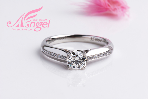 咦?到底是什么让海内外收藏家和富商竞折腰?