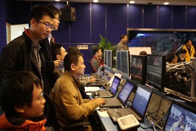 在时速352公里的高铁上通过3G传出电视直播信