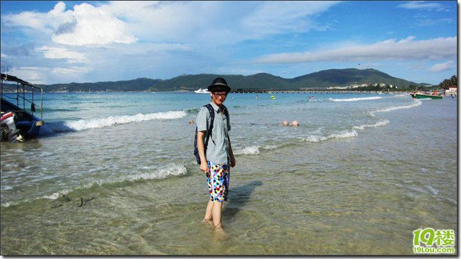 三亚那片蓝色海洋--我是男猪脚