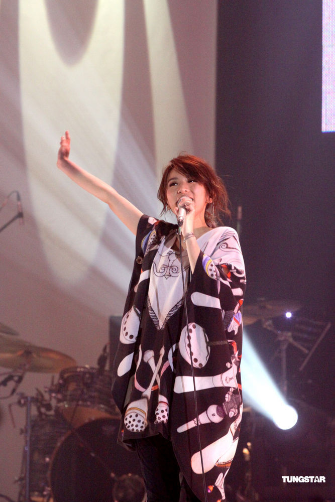 【1】Hebe田馥甄香港个唱 送歌给女英雄Selin