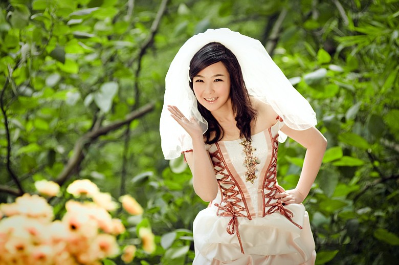 三更半夜偷偷晒下我们带着流氓兔去拍的婚纱照