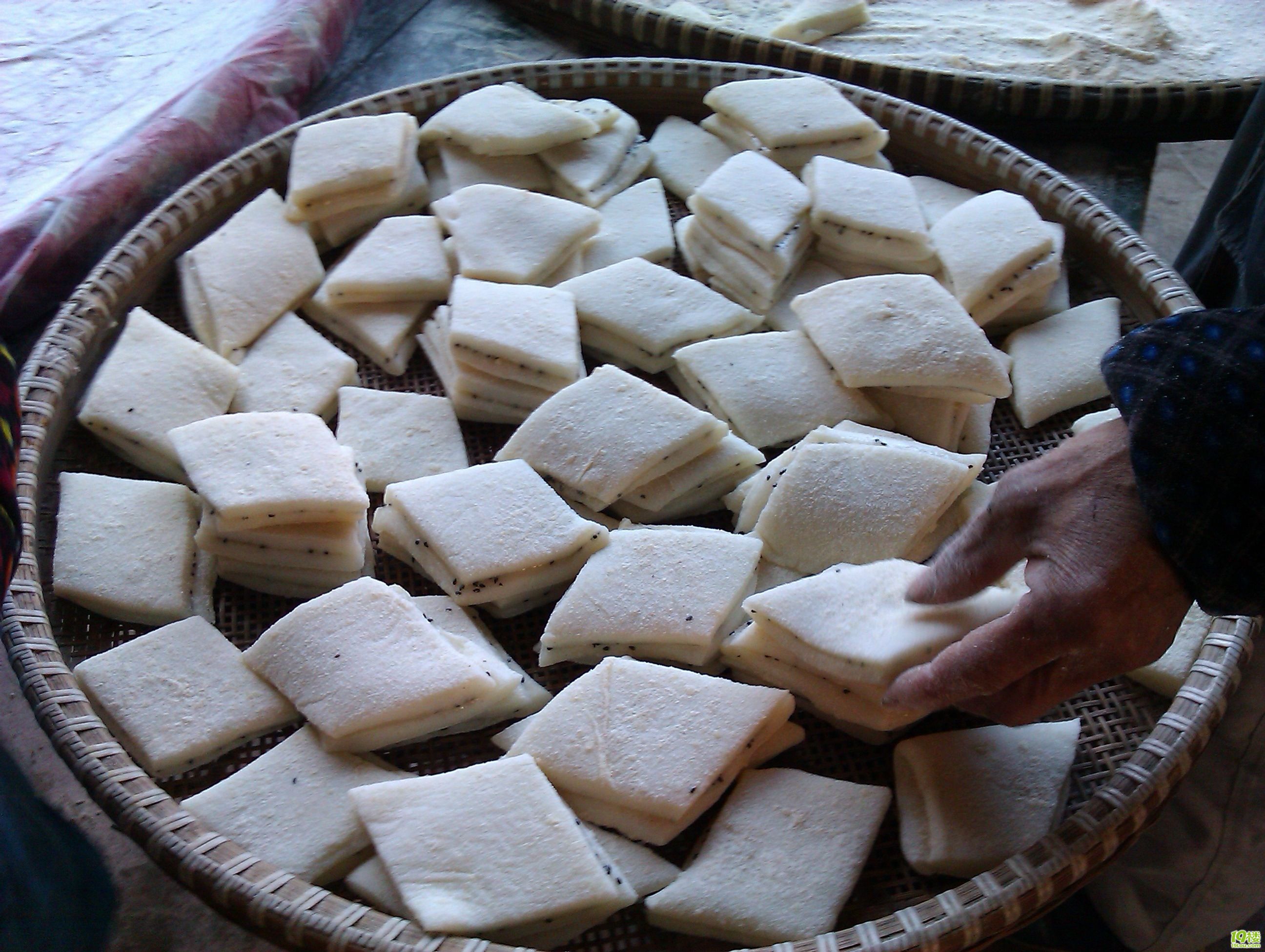 老家冬至节气时吃的麻糍