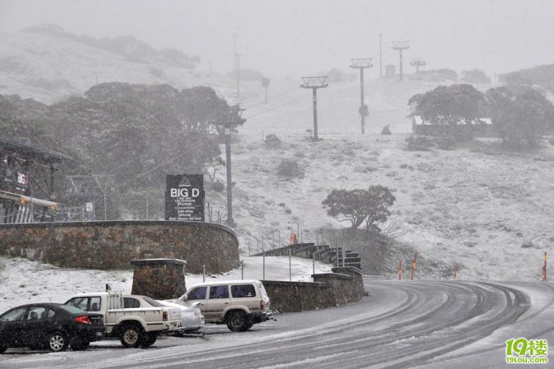 澳大利亞夏季飄雪,積雪厚度達(dá)10CM!
