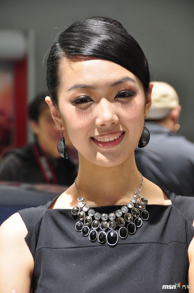 广州车展美女如云