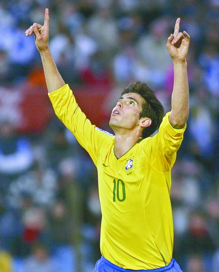 切尔西官网十大潜在引援:新希勒帕托并肩卡卡