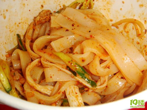 【8隊(duì)】小貓美食體驗(yàn)之旅—昆明、大理の美食如鮮花一樣繁多