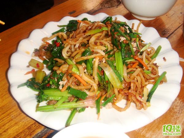 【8隊(duì)】小貓美食體驗(yàn)之旅—昆明、大理の美食如鮮花一樣繁多