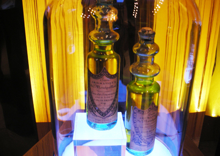 法国娇兰百年臻品展,最贵的香水售价240多万!