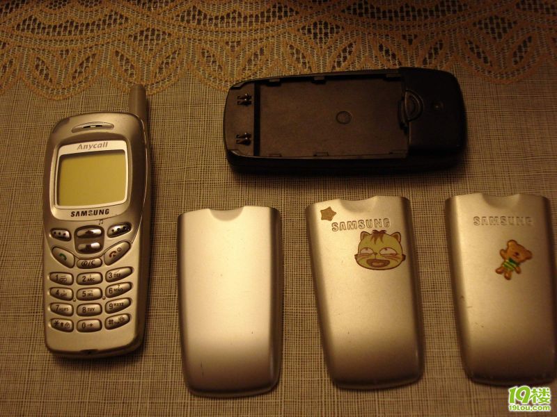 出诺基亚2610,出三星n628,出西门子2118