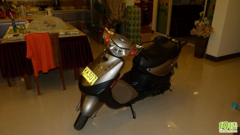 不带牌照转让雅马哈C100摩托车