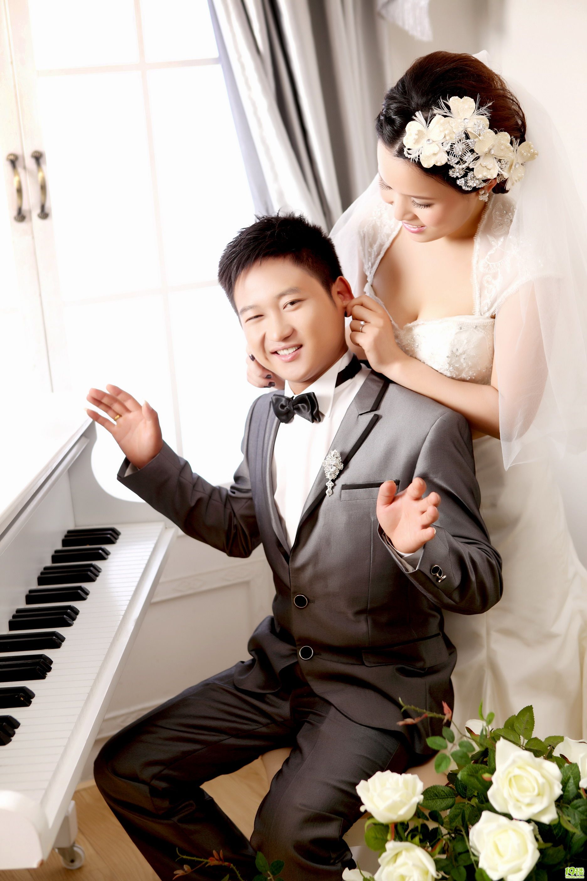 成熟的老婆和装嫩的老公,李氏婚纱吼吼
