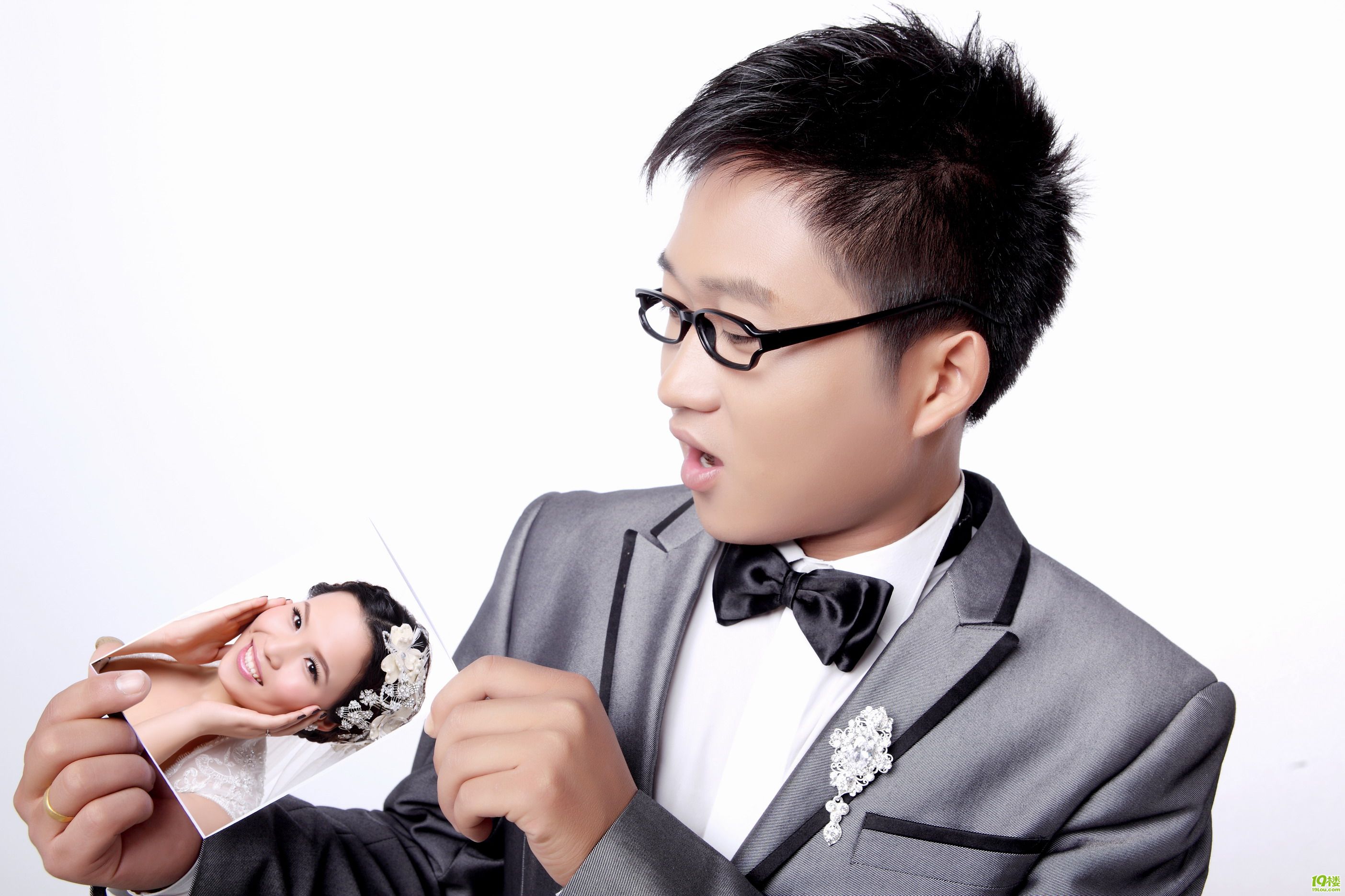 成熟的老婆和装嫩的老公,李氏婚纱吼吼