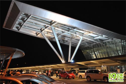 新山士乃国际机场,真的不明白为什么是国际机场,一个国际航班都没有啊