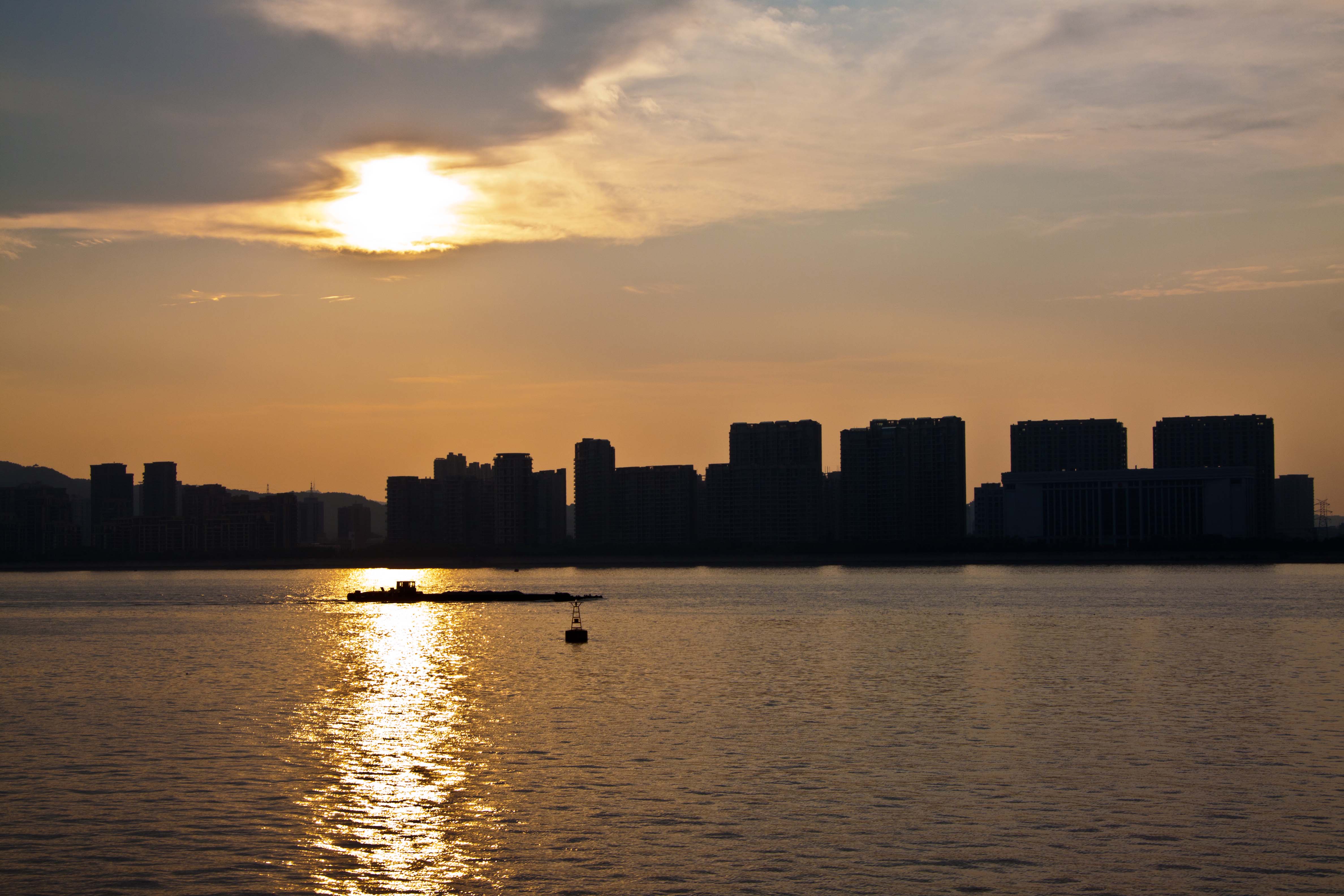 晚霞映红了天空-风景照-19摄区-杭州19楼