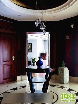 曝光邱心志大气豪宅(图) 琼瑶心中儒雅乾隆