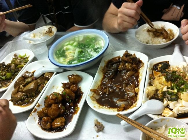 【地址已上】发帖有点上瘾的，个么看看手机里有什么吃的都发了哦