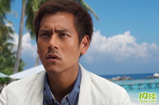 夏日乐悠悠彭于晏晒黑蓄须变熟男