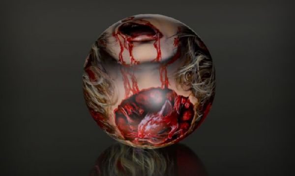 恐怖的"人头"保龄球你敢玩吗?