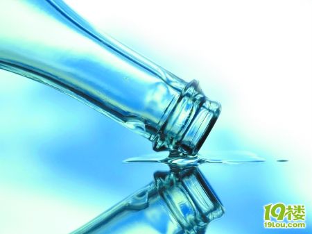 网传河南项城市人大办公室副主任酒后大闹校园